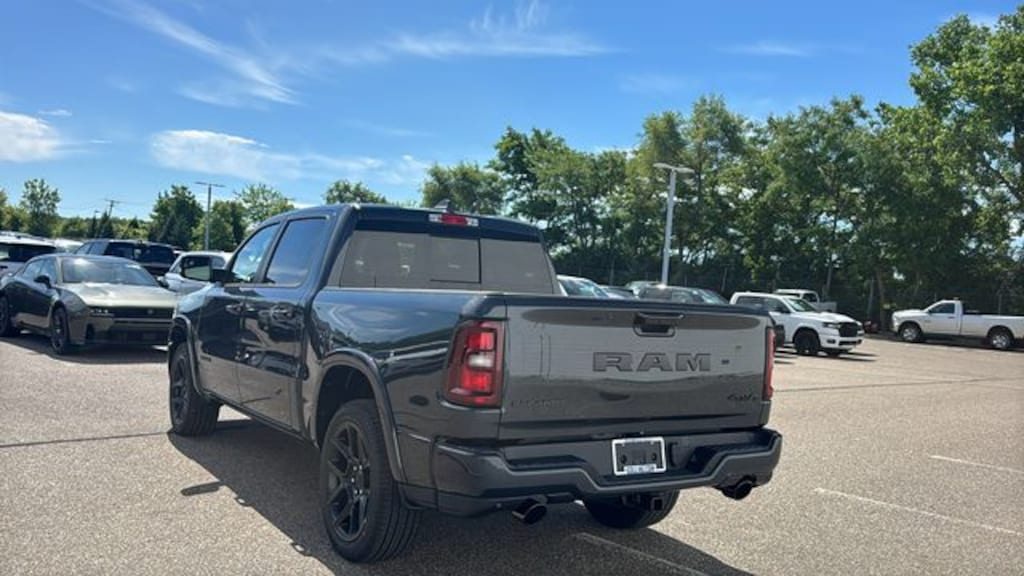 New 2026 Ram 1500 LARAMIE CREW CAB 4X4 5'7 BOX Pickup