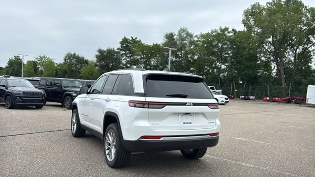 New 2027 Jeep Grand Cherokee LIMITED 4X4 Sport Utility