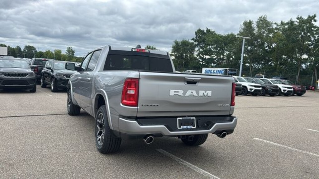 New 2026 Ram 1500 LARAMIE CREW CAB 4X4 5'7 BOX Pickup