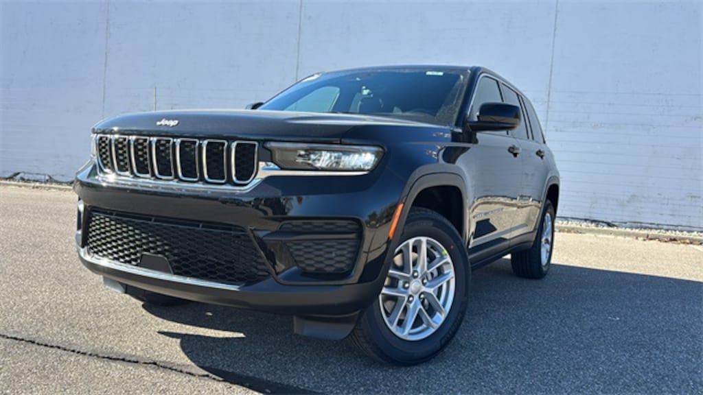 New 2025 Jeep Grand Cherokee Laredo Sport Utility