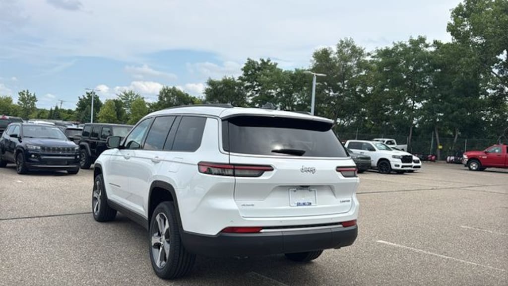 New 2026 Jeep Grand Cherokee L LIMITED 4X4 Sport Utility