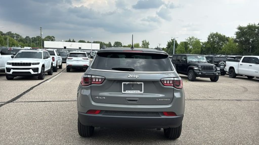 New 2026 Jeep Compass LIMITED 4X4 Sport Utility