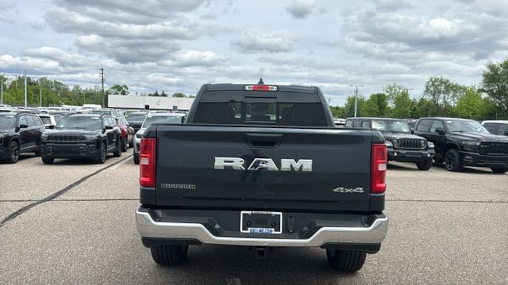 New 2026 Ram 1500 BIG HORN CREW CAB 4X4 5'7 BOX Pickup