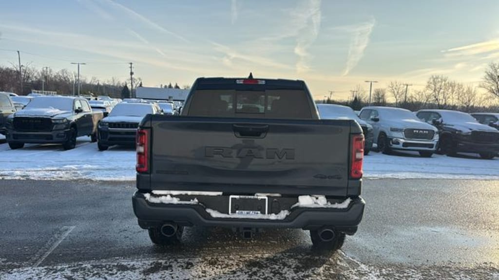 New 2026 Ram 1500 BIG HORN CREW CAB 4X4 5'7 BOX Pickup