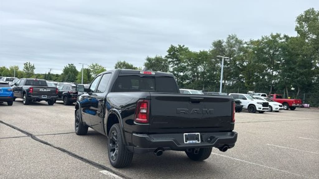 New 2027 Ram 1500 BIG HORN CREW CAB 4X4 5'7 BOX Pickup
