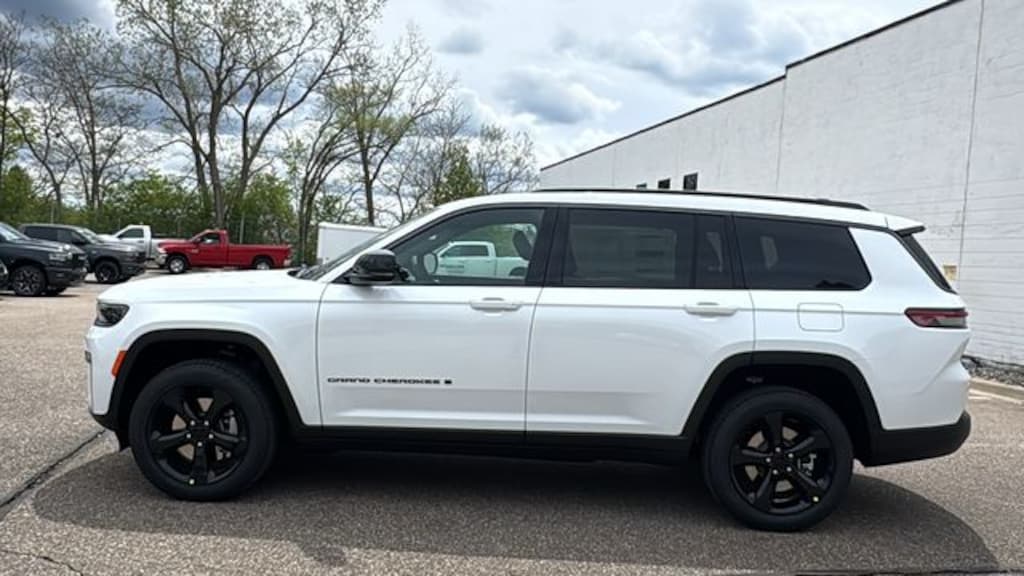 New 2026 Jeep Grand Cherokee L LIMITED 4X4 Sport Utility
