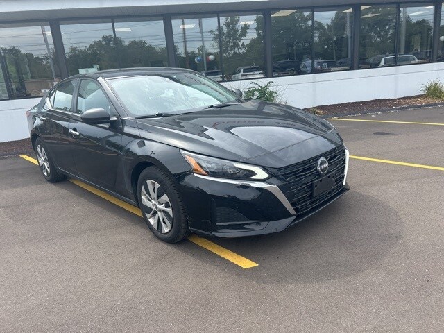 2024 Nissan Altima 2.5 S photo 3