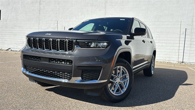 2025 Jeep Grand Cherokee L Laredo's photo