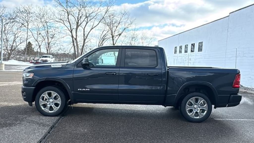 New 2026 Ram 1500 BIG HORN CREW CAB 4X4 5'7 BOX Pickup