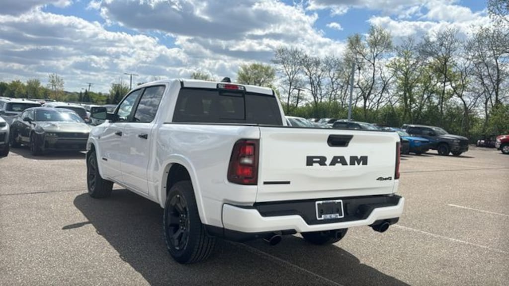 New 2026 Ram 1500 BIG HORN CREW CAB 4X4 5'7 BOX Pickup