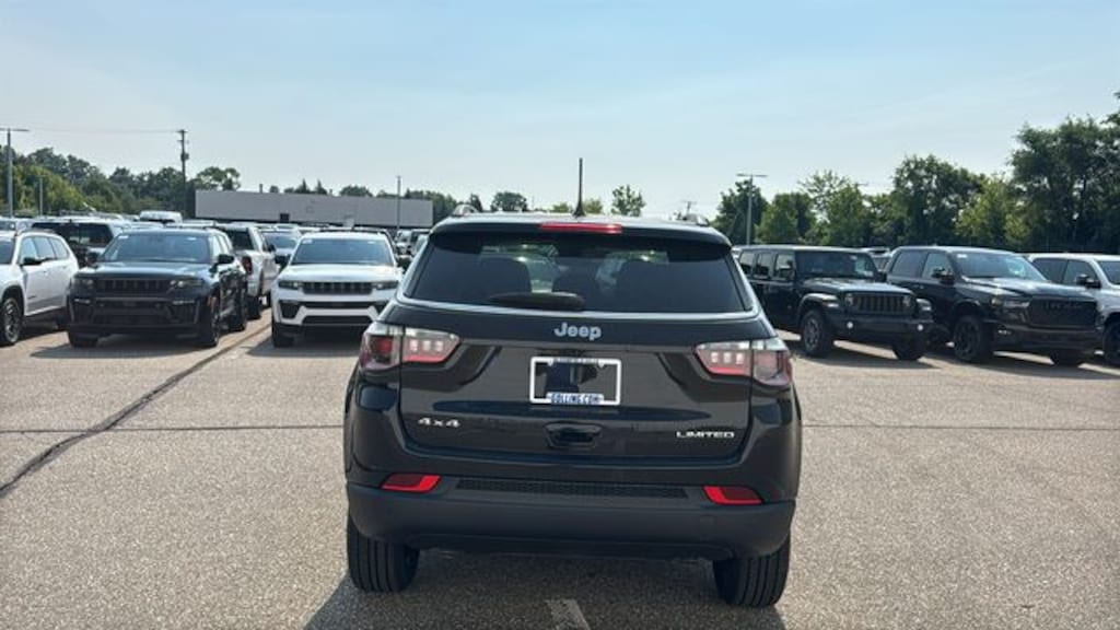New 2026 Jeep Compass LIMITED 4X4 Sport Utility