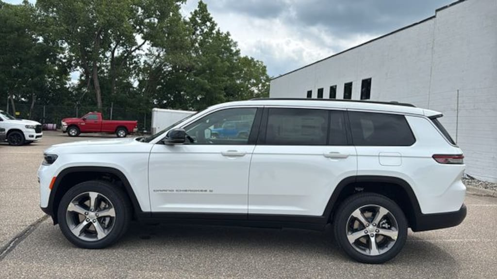 New 2026 Jeep Grand Cherokee L LIMITED 4X4 Sport Utility