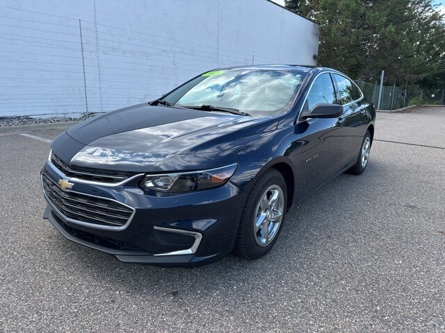 2018 Chevrolet Malibu LS photo 4