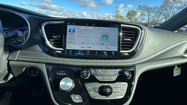2026 Chrysler Pacifica Select - Photo 20