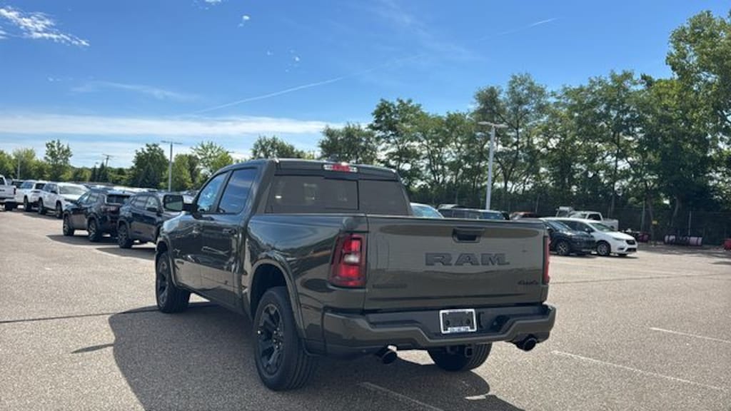 New 2027 Ram 1500 BIG HORN CREW CAB 4X4 5'7 BOX Pickup