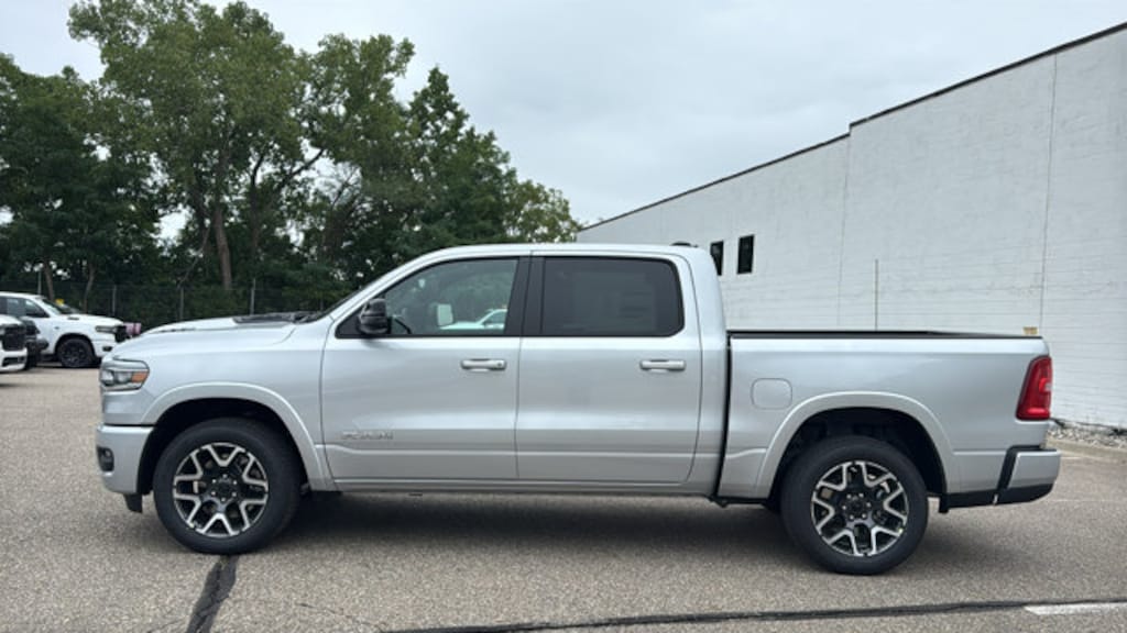New 2027 Ram 1500 LARAMIE CREW CAB 4X4 5'7 BOX Pickup