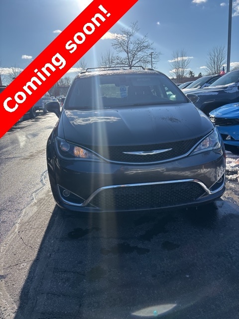 2018 Chrysler Pacifica Touring L Plus's photo