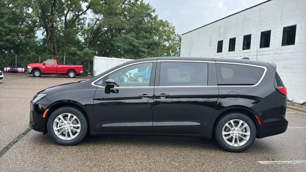 New 2027 Chrysler Pacifica SELECT Passenger Van