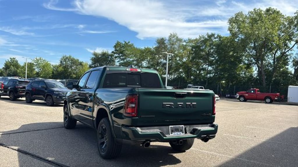 New 2027 Ram 1500 BIG HORN CREW CAB 4X4 5'7 BOX Pickup