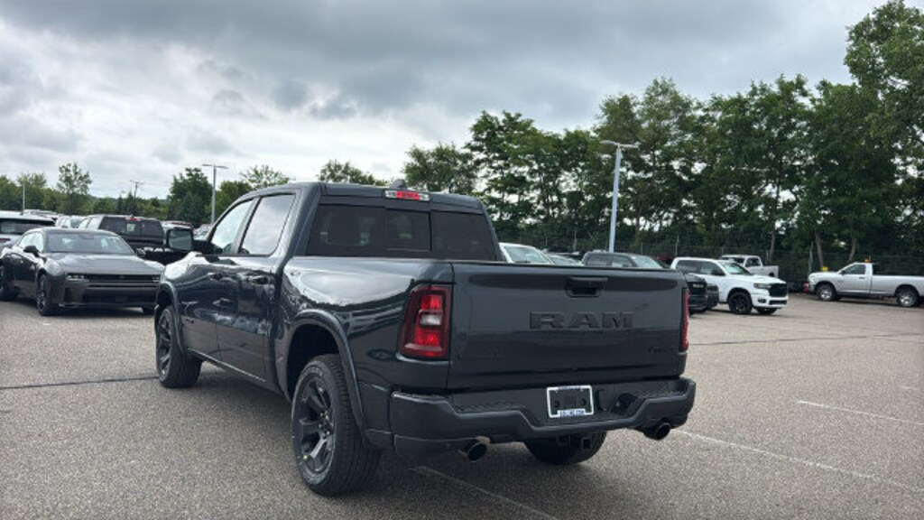 New 2026 Ram 1500 BIG HORN CREW CAB 4X4 5'7 BOX Pickup