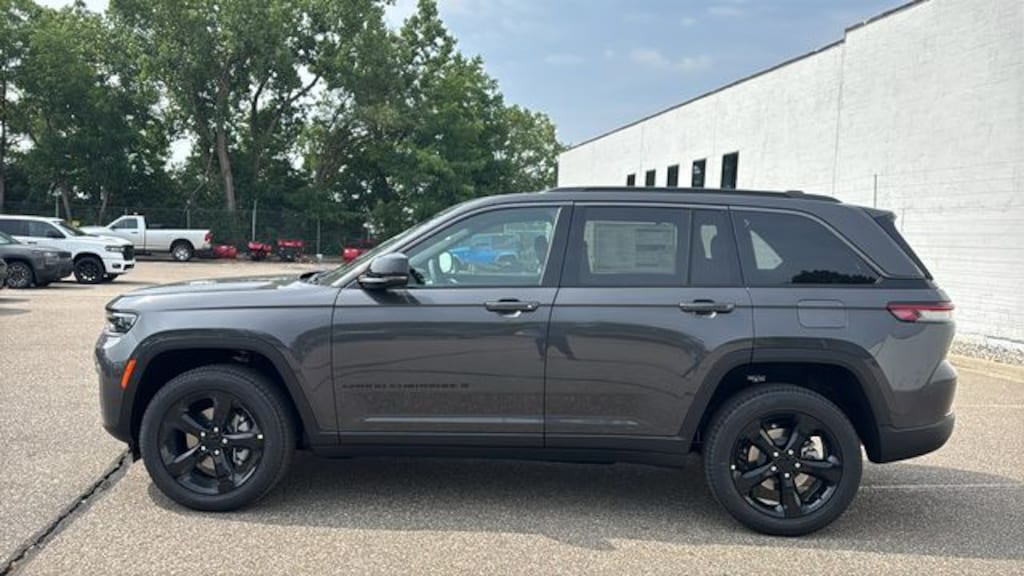 New 2026 Jeep Grand Cherokee LIMITED 4X4 Sport Utility