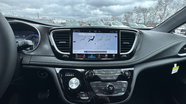 2026 Chrysler Pacifica Select - Photo 21