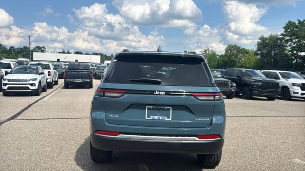 New 2026 Jeep Grand Cherokee LIMITED 4X4 Sport Utility