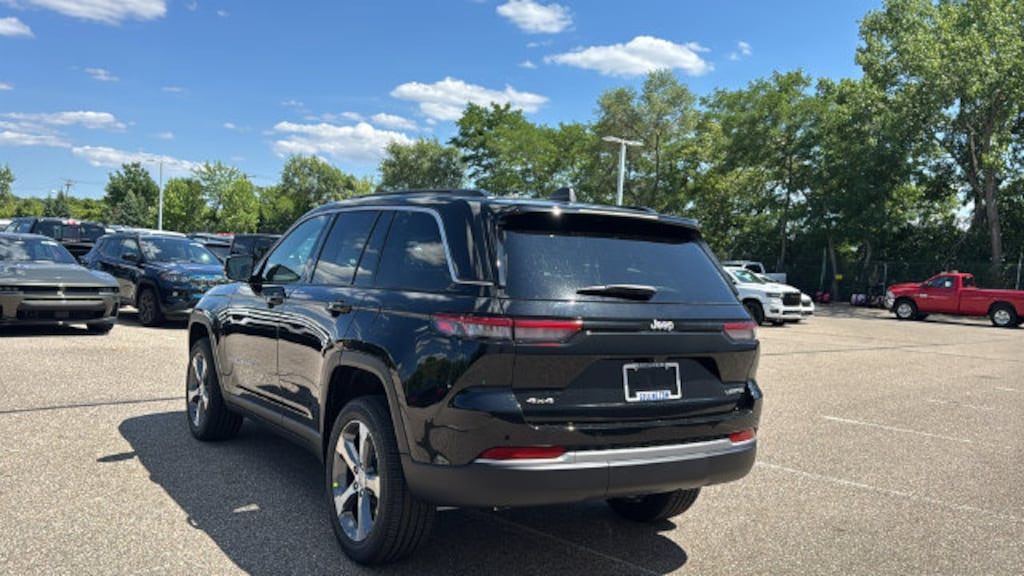 New 2026 Jeep Grand Cherokee LIMITED 4X4 Sport Utility