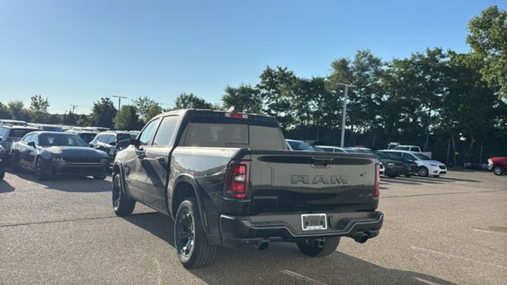 New 2026 Ram 1500 BIG HORN CREW CAB 4X4 5'7 BOX Pickup