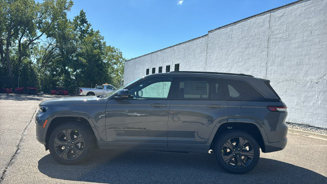 New 2027 Jeep Grand Cherokee 2 Row LIMITED 4X4 Sport Utility
