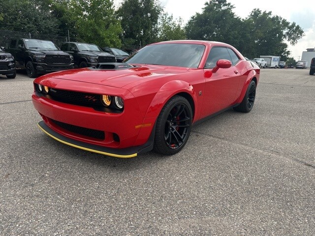 2022 Dodge Challenger R/T Scat Pack Widebody photo 3