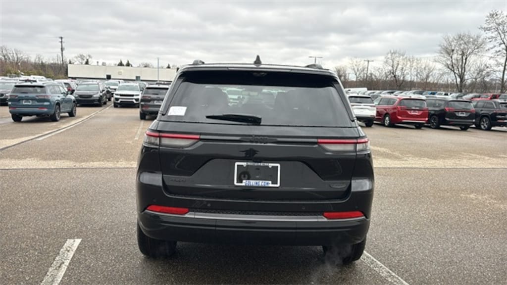 New 2026 Jeep Grand Cherokee SUMMIT 4X4 Sport Utility