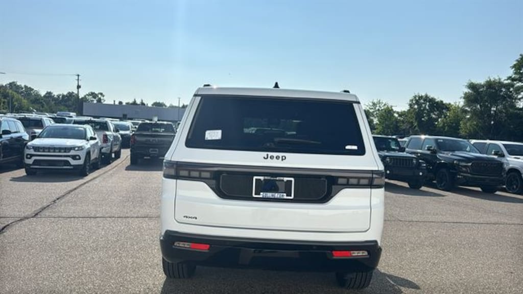 New 2026 Jeep Grand Wagoneer SUMMIT RESERVE 4X4 Sport Utility