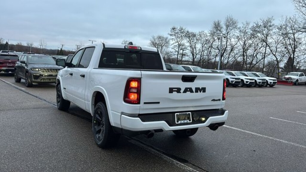 New 2026 Ram 1500 BIG HORN CREW CAB 4X4 5'7 BOX Pickup