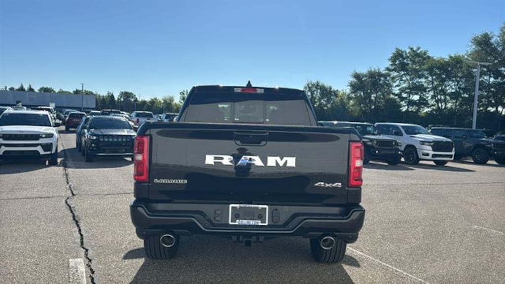 New 2027 Ram 1500 LARAMIE CREW CAB 4X4 5'7 BOX Pickup