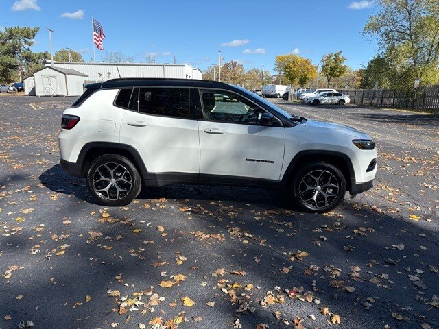 2024 Jeep Compass Limited photo 4
