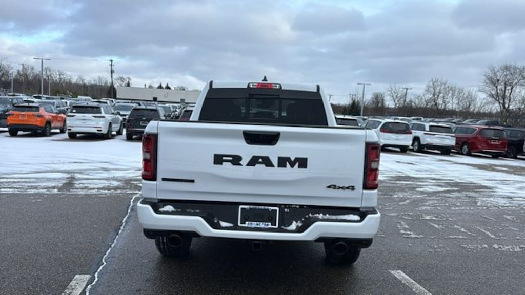 New 2026 Ram 1500 BIG HORN CREW CAB 4X4 5'7 BOX Pickup
