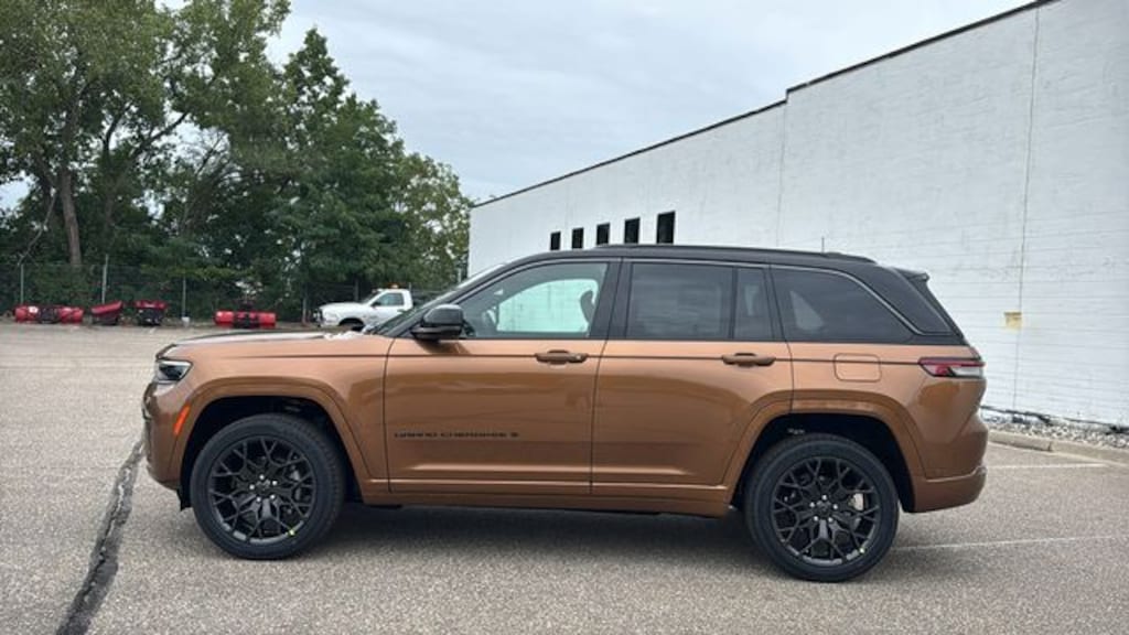 New 2027 Jeep Grand Cherokee SUMMIT 4X4 Sport Utility