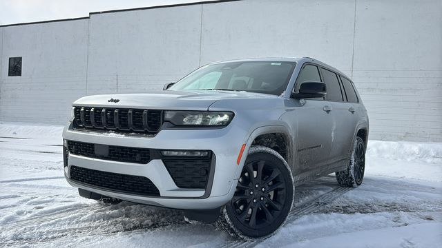 2026 Jeep Grand Cherokee L Limited Reserve 4x4's photo