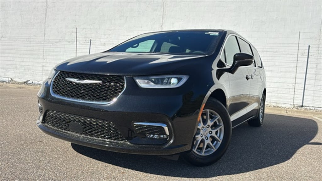 New 2026 Chrysler Pacifica Select Passenger Van