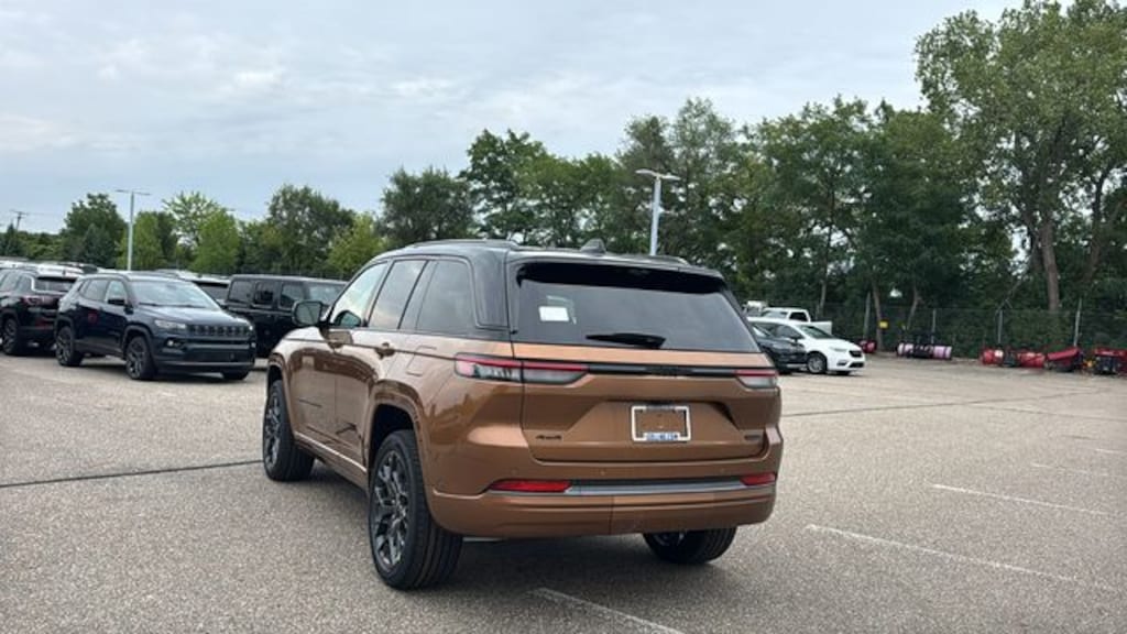New 2027 Jeep Grand Cherokee SUMMIT 4X4 Sport Utility