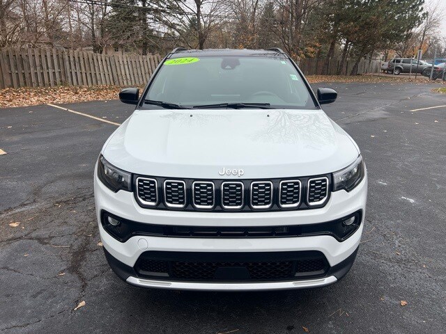 2024 Jeep Compass Limited photo 2