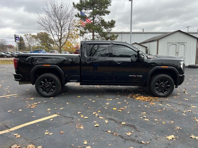 2024 Gmc Sierra HD AT4 photo 3