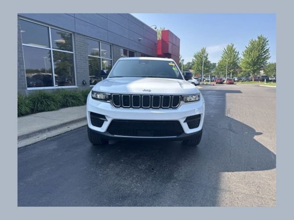 Certified 2025 Jeep Grand Cherokee Laredo SUV