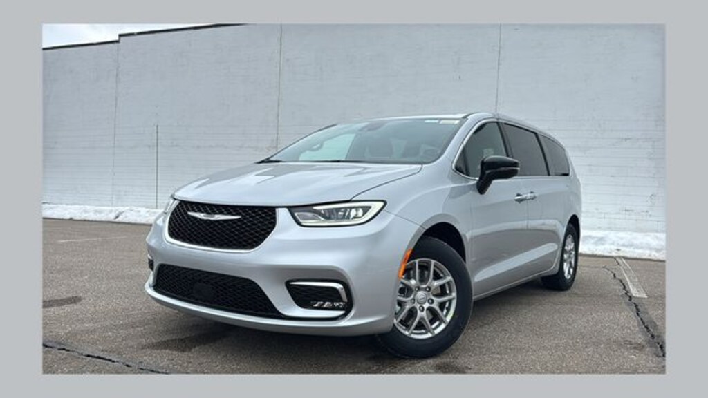 Used 2026 Chrysler Pacifica Select Minivan/Van
