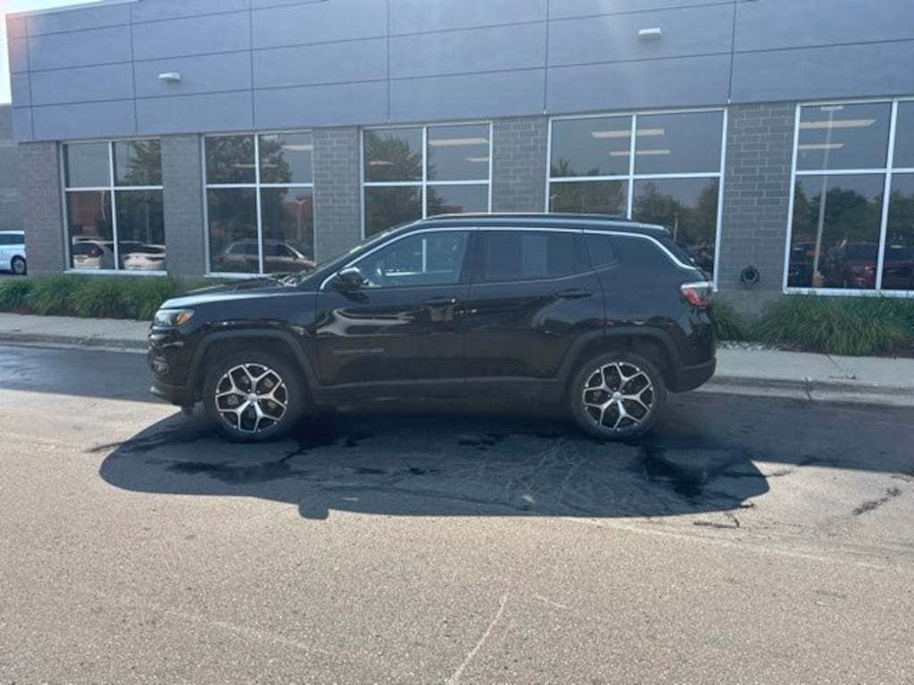 Used 2024 Jeep Compass Limited SUV
