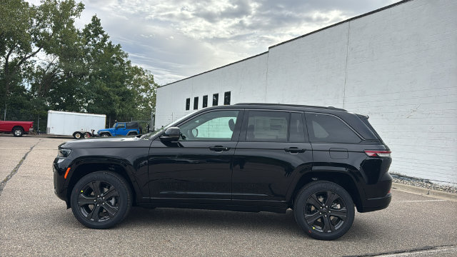 New 2027 Jeep Grand Cherokee 2 Row LIMITED 4X4 Sport Utility