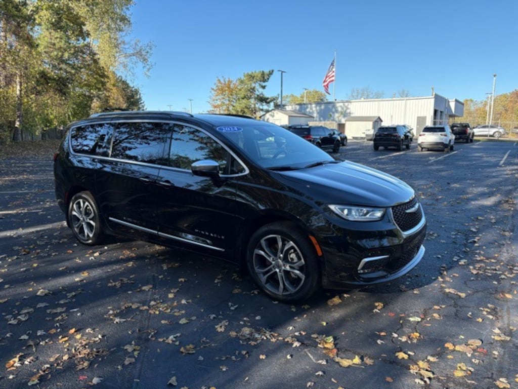 Certified 2024 Chrysler Pacifica Pinnacle Minivan/Van