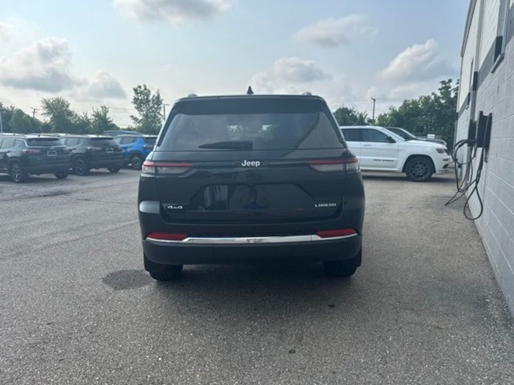 Certified 2025 Jeep Grand Cherokee Laredo SUV