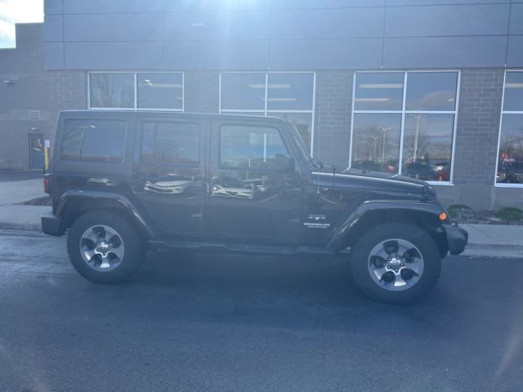 Used 2017 Jeep Wrangler Unlimited Sahara SUV